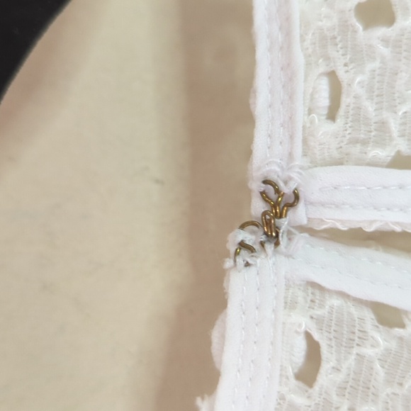 Lilly Pulitzer Amenna Flounce Sleeve Top in White 2 - Picture 13 of 16